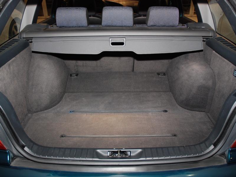BMWアルピナ　B6