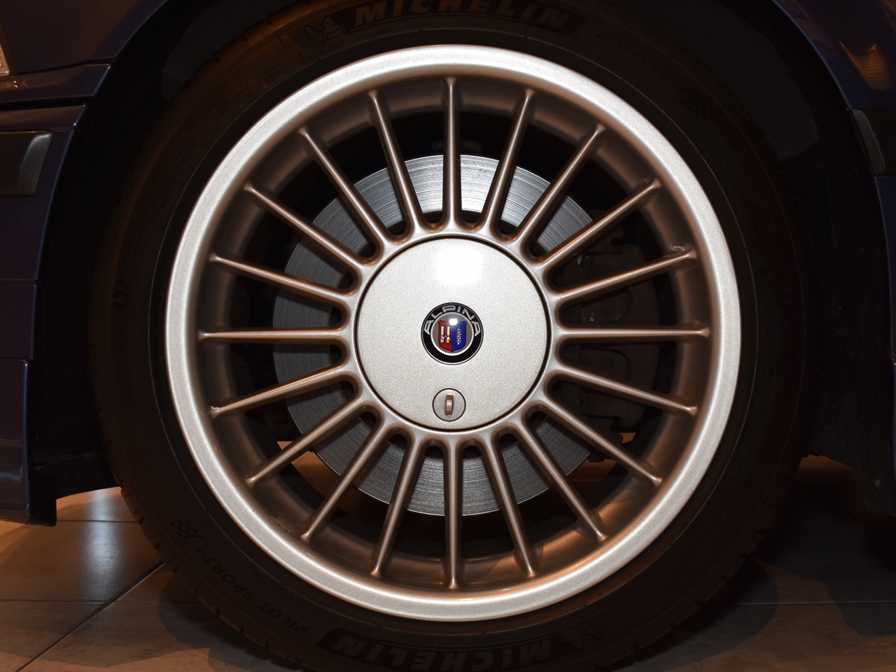 BMWアルピナ　B8