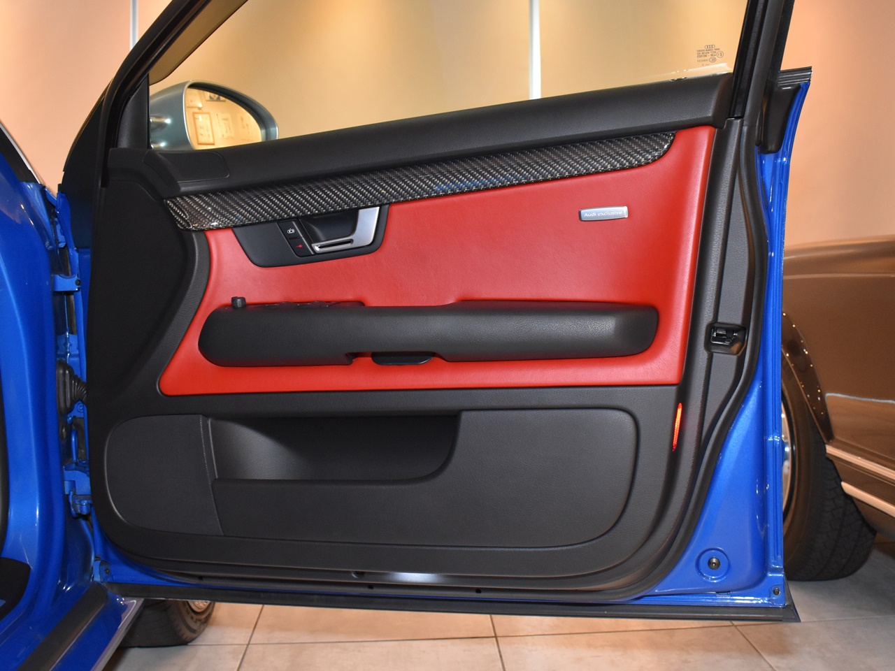 アウディ　RS4