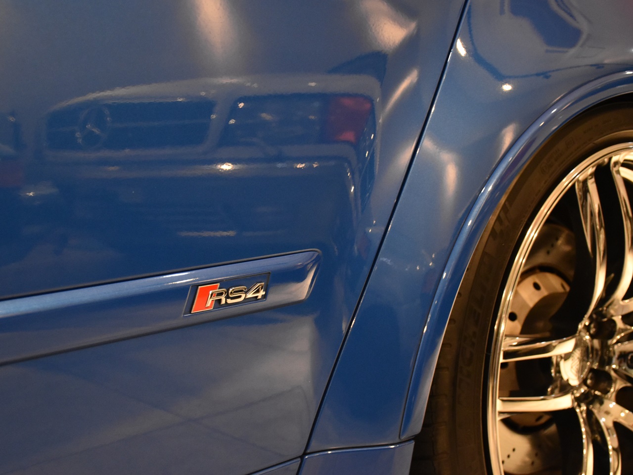 アウディ　RS4