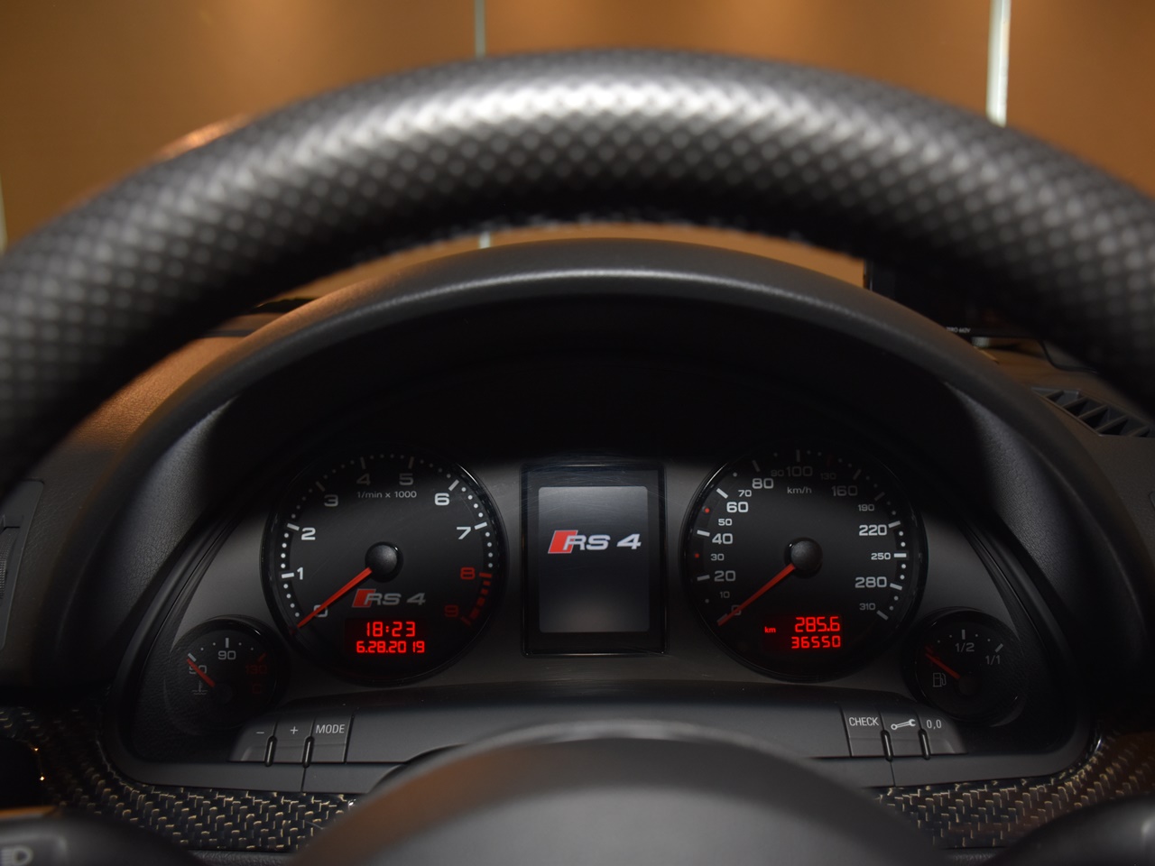 アウディ　RS4