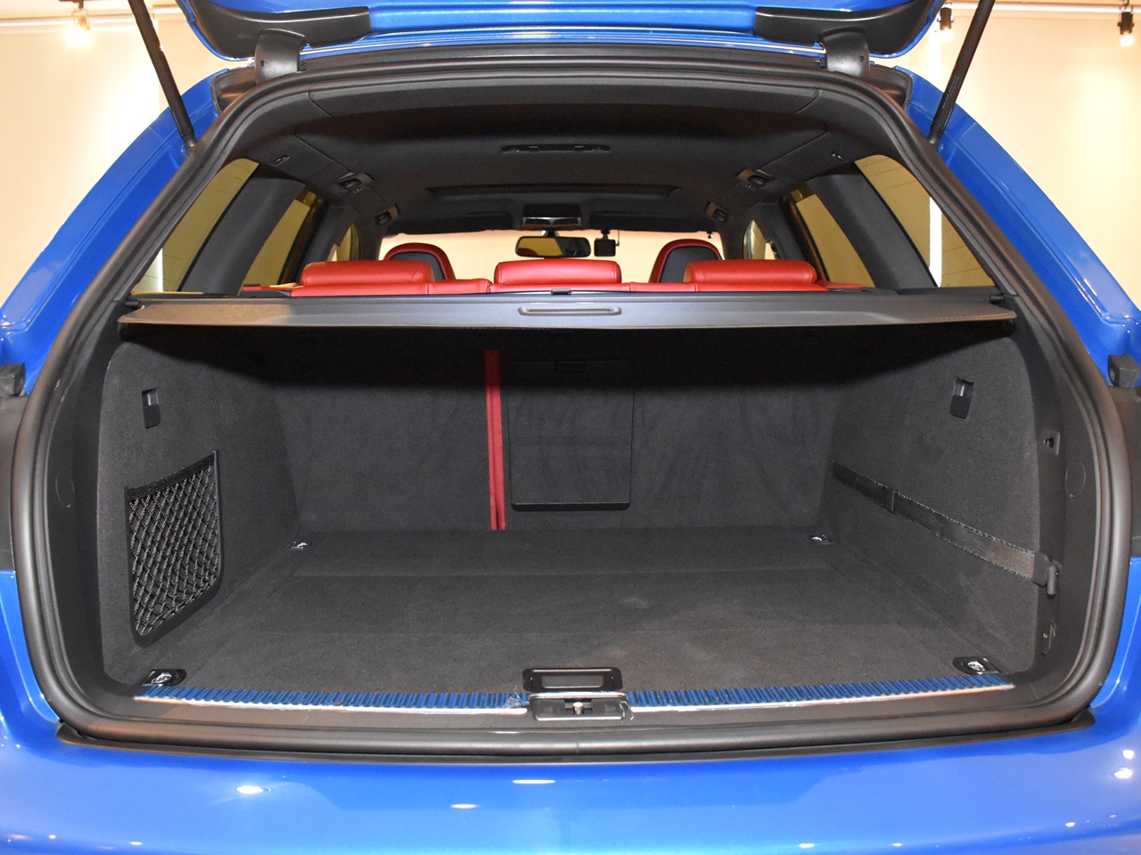 アウディ　RS4