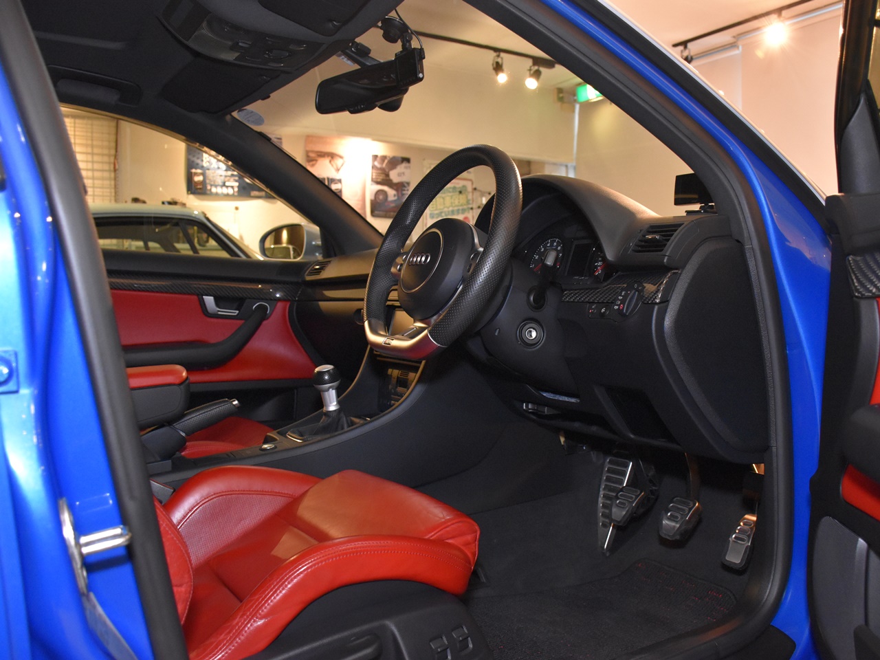 アウディ　RS4