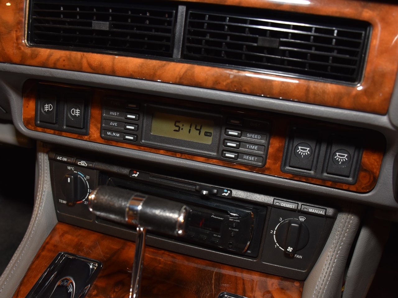 ジャガー　XJ-S