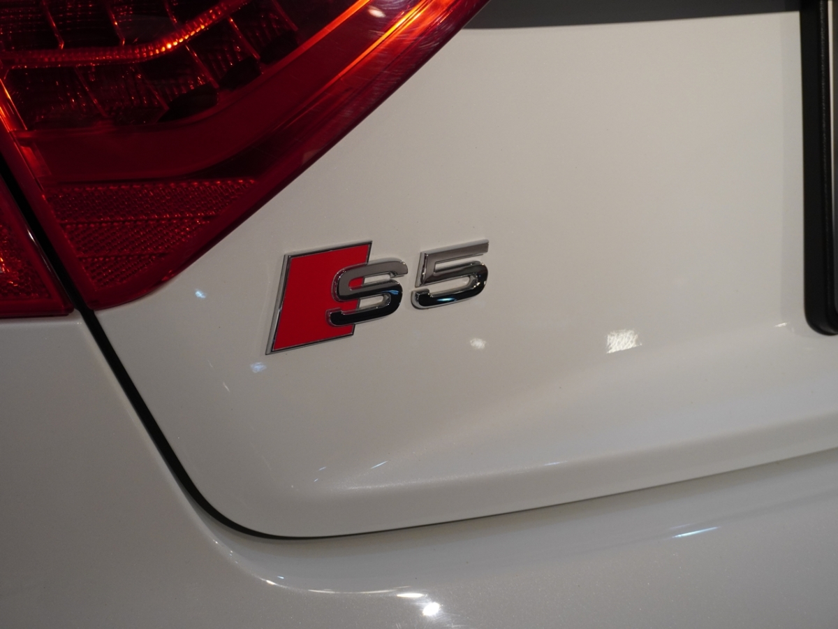 アウディ　S5