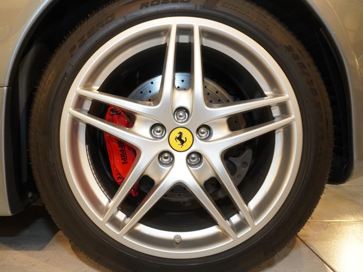 フェラーリ　F430