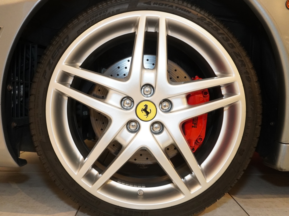 フェラーリ　F430