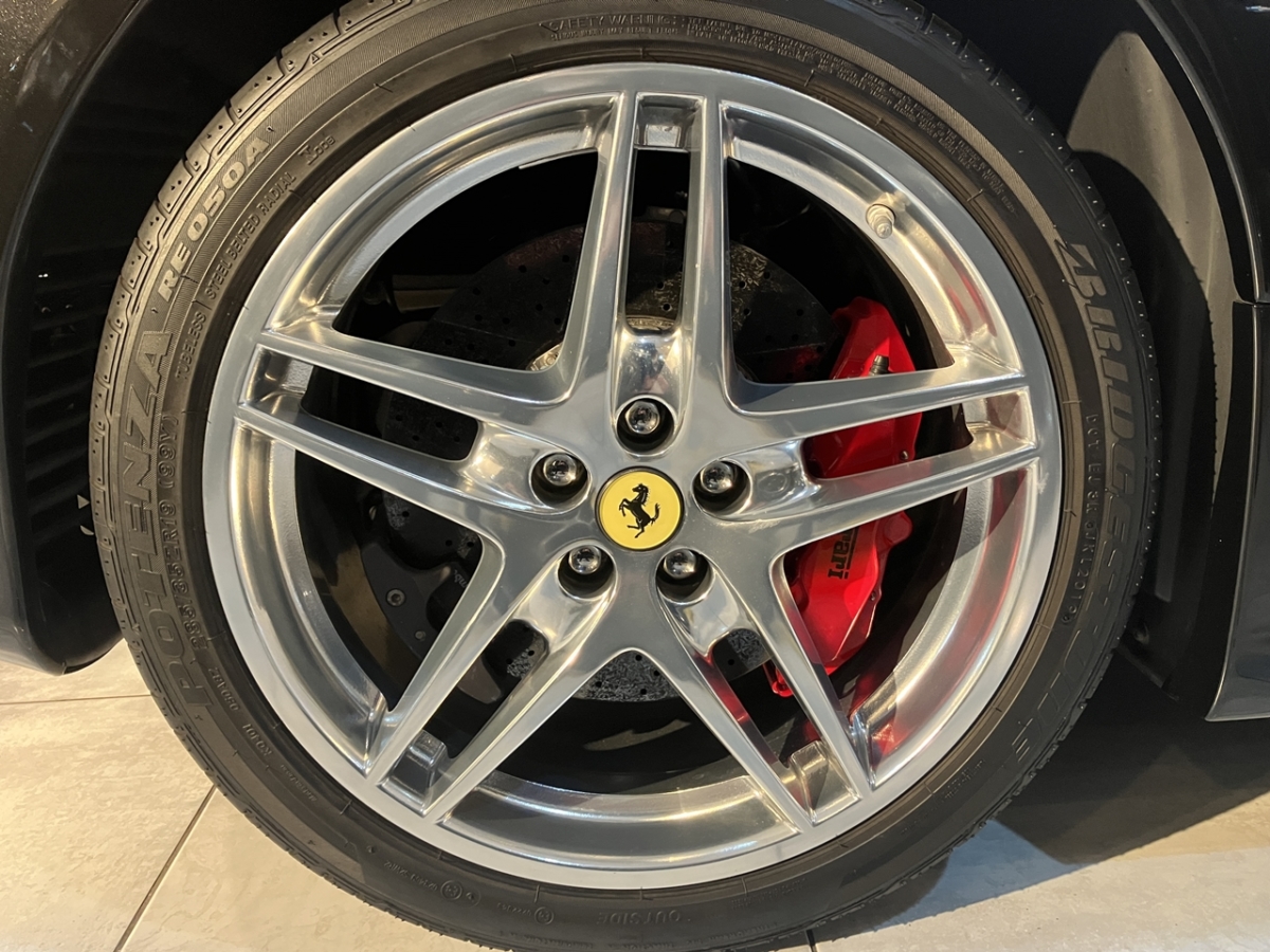 フェラーリ　F430