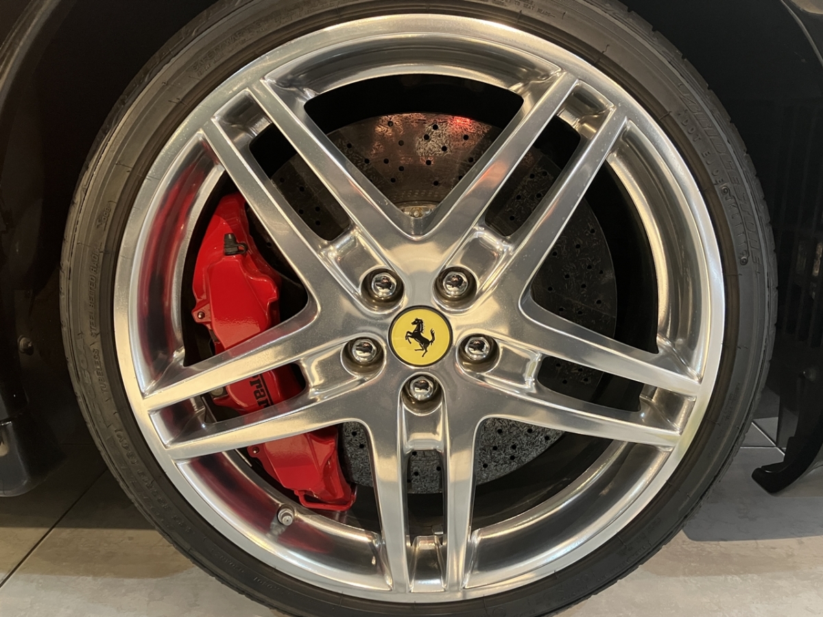 フェラーリ　F430
